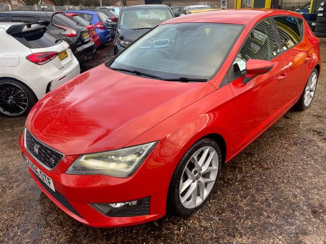 SEAT Leon 1.4 EcoTSI 150 FR 5dr [Technology Pack] Hatchback Petrol Red